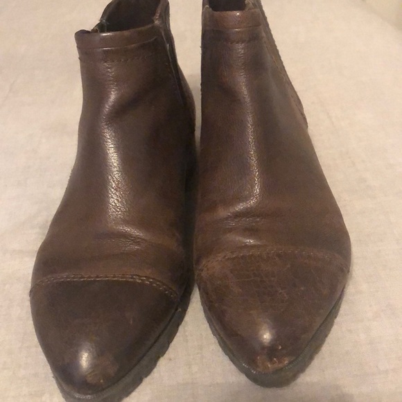 Boots - Picture 2 of 4